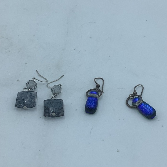 Bundle of Nine Pierced Earring Sets - Picture 5 of 10